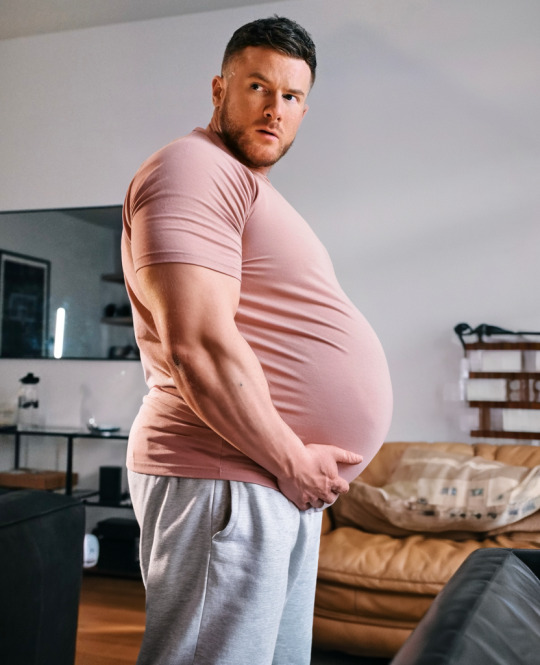 CumInHimDaily's tweet photo. When you're 8 months pregnant and had enough of being pregnant. #mpreg #cuminhimdaily #seahorsing #malebabybump @Pregnantbibek @AxelMpreg https://t.co/2ZnA3m0rY6