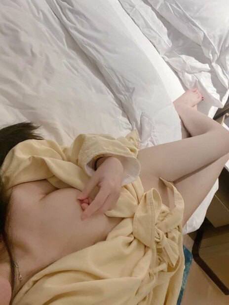 禁欲很久了，可能是春天来了，最近身体欲望无限放大，就连上班也会想！有时候睡醒内裤都是湿的
    有没有找固定搭档的？如果有兴趣可以聊聊，主页有联系方式 https://t.co/7hmzeRfaMP