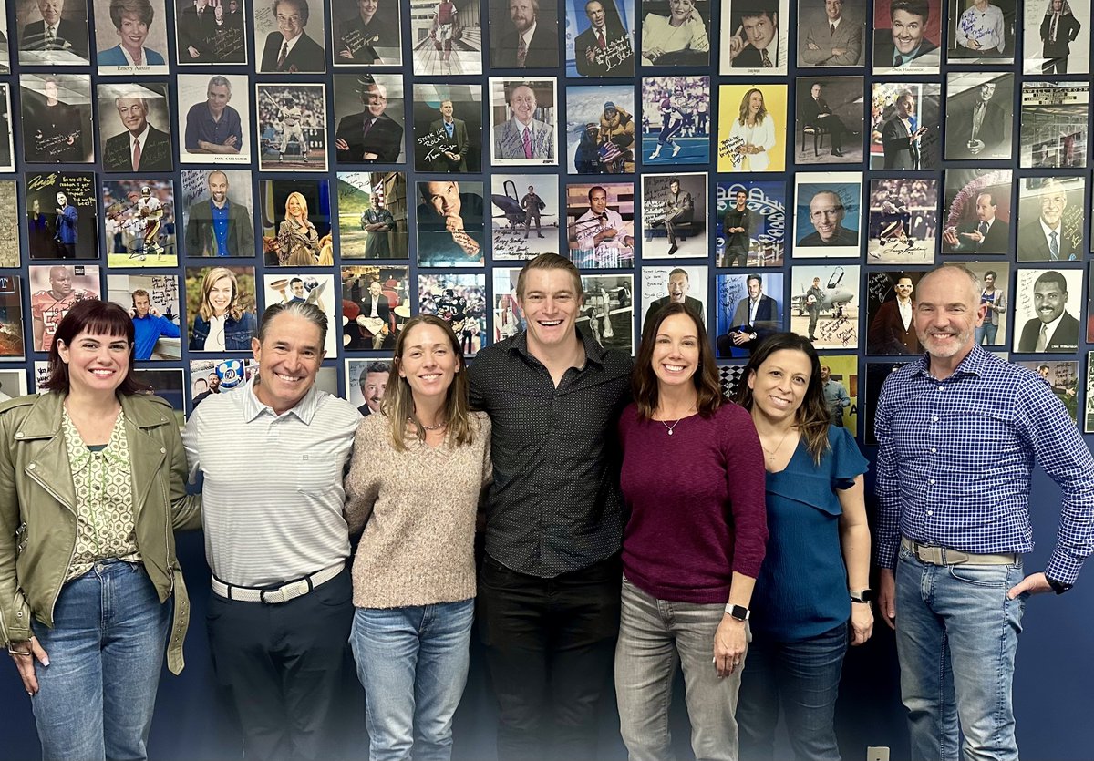 We had an exciting visitor at the office last week—Olympic BMX champion Connor Fields! 🚴‍♂️✨ He was in San Diego as part of a traveling ESPN panel on resilience for youth athletes. Thanks for hanging out, Connor!

#BMXRacing #Olympian #Resilience #Inspiration #TopKeynoteSpeaker
