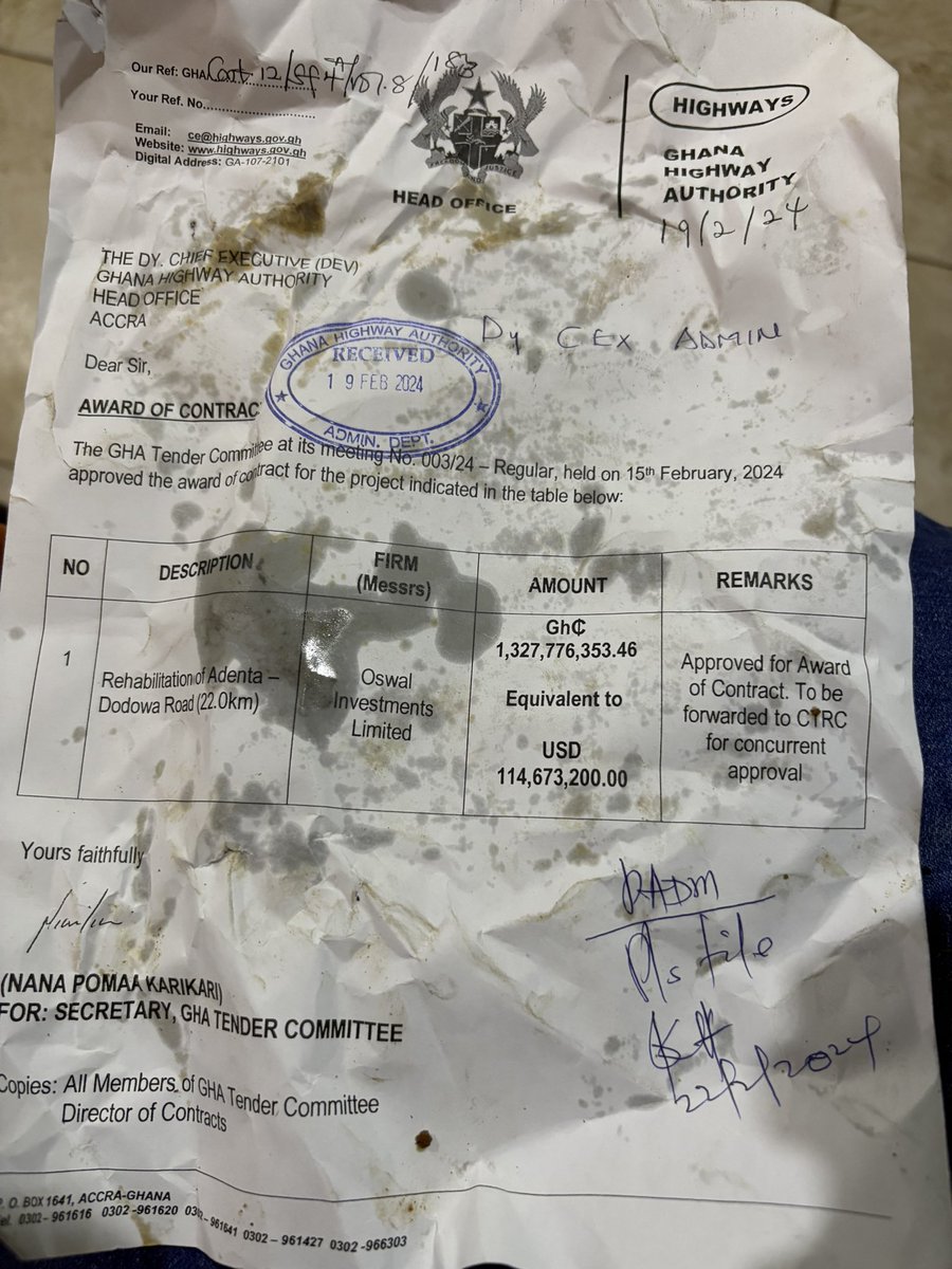 _sneakernyame's tweet image. See what suya seller used to wrap someone's meat. A contract awarded to Oswal Investment limited by the previous NPP government. Over 114 million dollars. Crazy