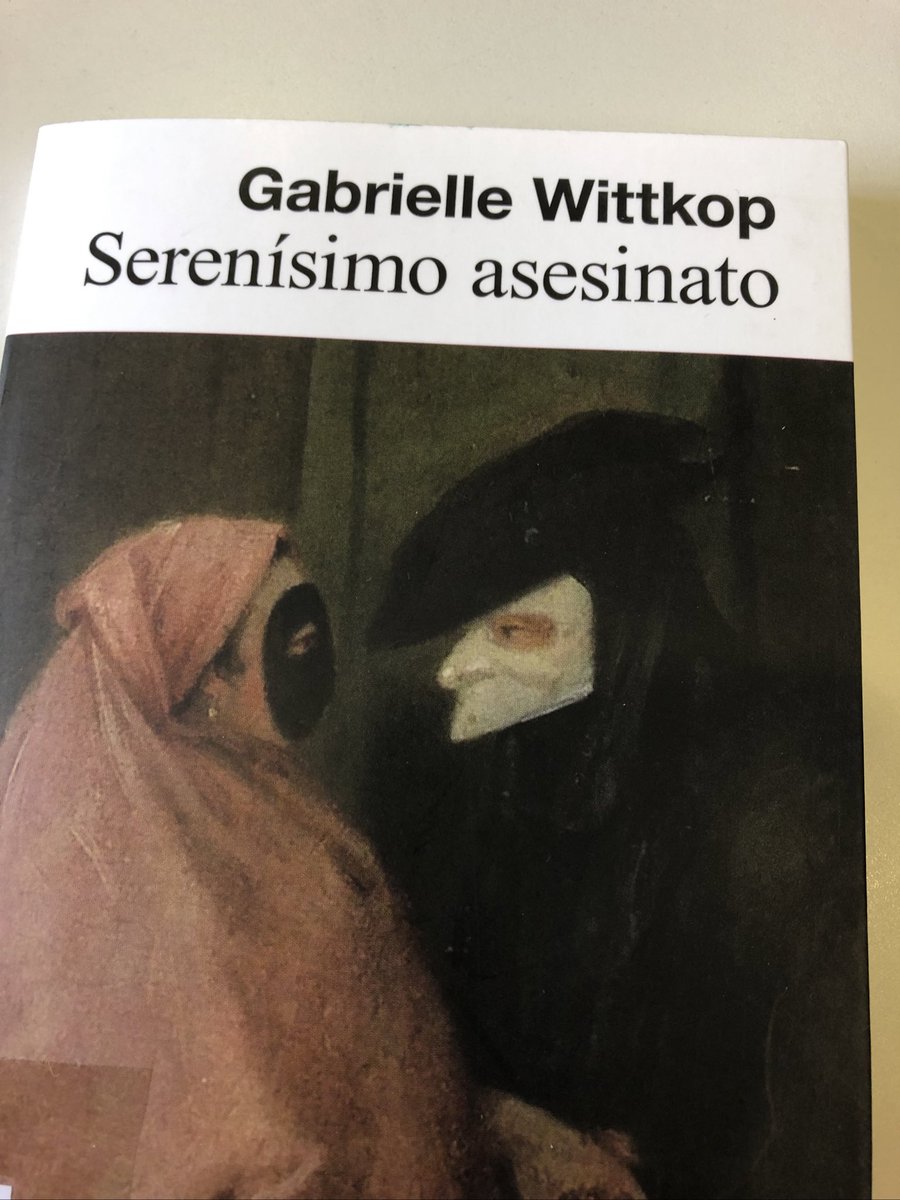 'Serenísimo asesinato' de Gabrielle Wittkop nos lleva a la Venecia del S. XVIII, donde el oropel no esconde la decadencia, y los espías, venenos y crímenes son moneda corriente. Una novela corta, divertida y escrita con un lenguaje florido y barroco. <a href="/Edit_Cabaret/">Editorial Cabaret Voltaire</a>🎭✨ #PintoLee