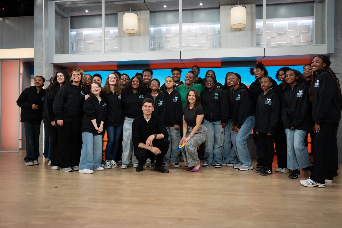 Our COTG made an appearance on PIX11 New York Living today, showcasing their upcoming performance with Joseph Parrish.

The 31-voice choir posed with PIX11 hosts Ben Aron and Marysol Castro after their performance. What a fun NY TV debut for these stellar singers.