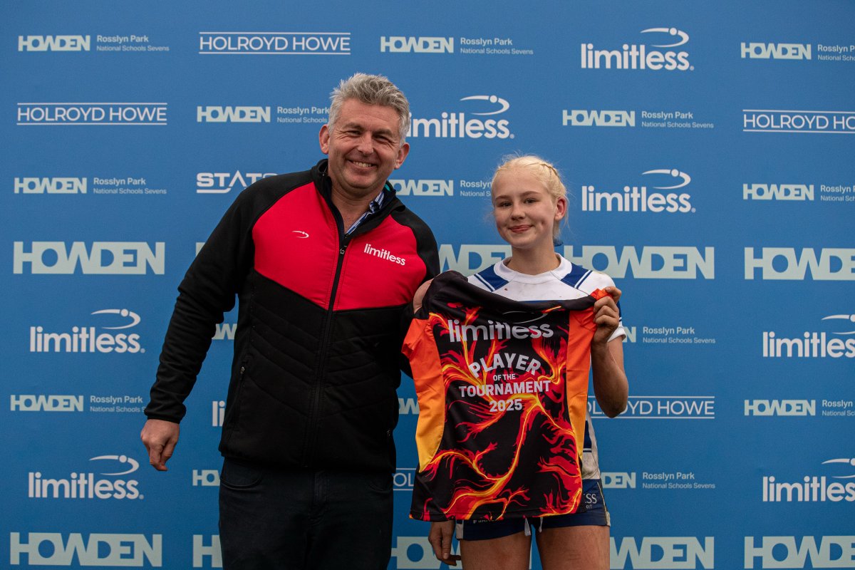 Congratulations to the Limitlesskit  U14’s Cup Player of the tournament Grace Gordon! 

Exceptional in both attack and defence, well played Grace! 

#rpns7s
