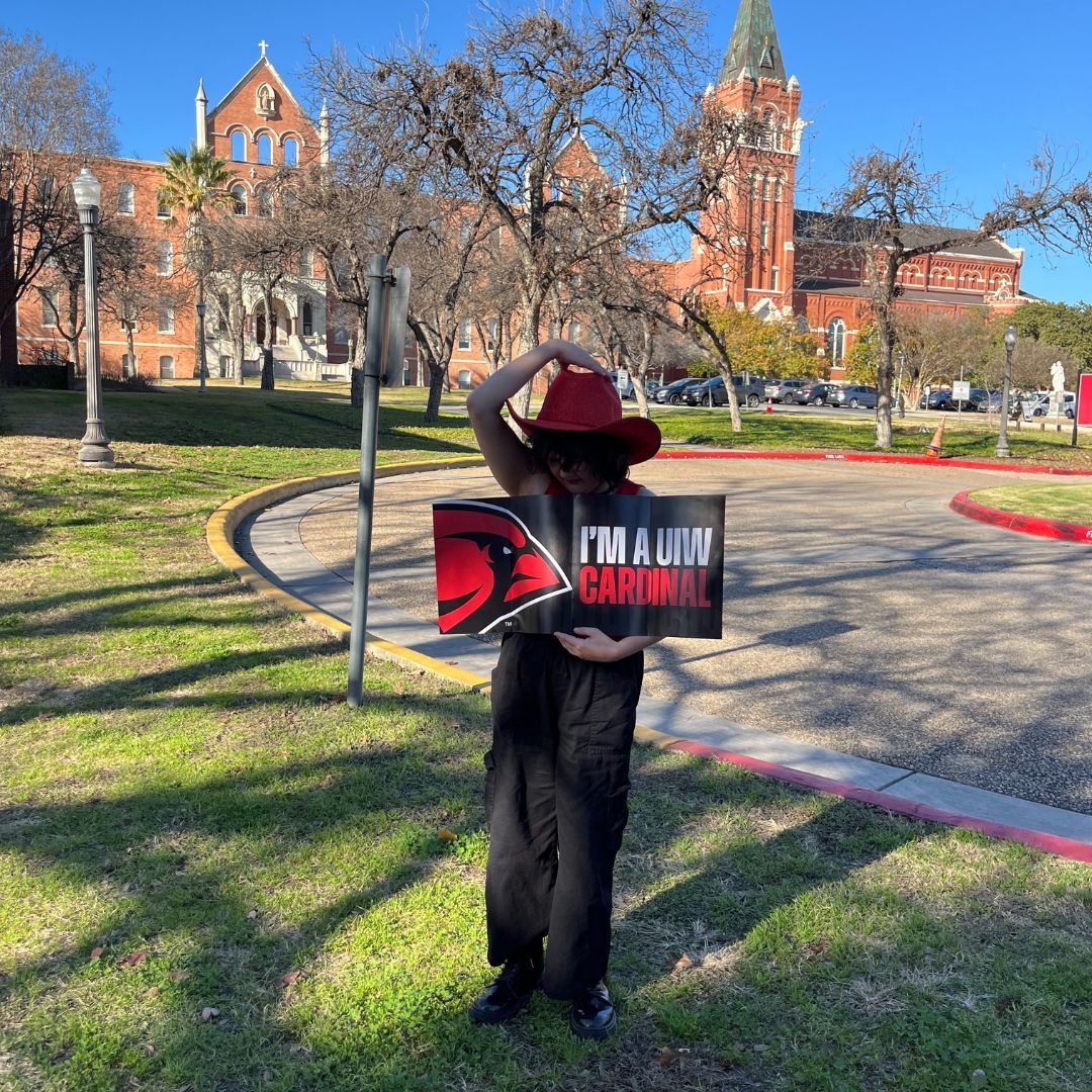 Cardinals, keep the photos coming! We love seeing your acceptance packets 🐦 Share your photos at the link in bio to be featured next 📸✨