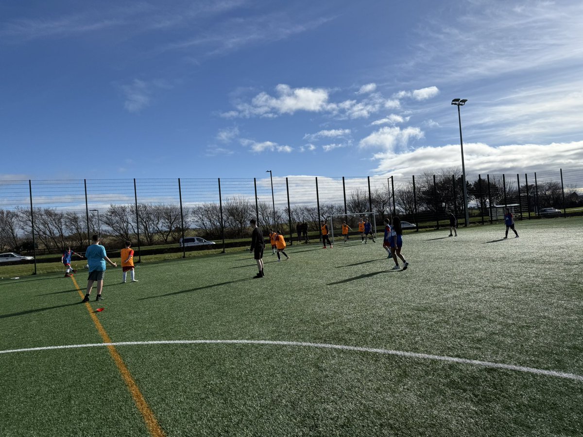 NA Active Schools Auchenharvie Cluster (@asauchenharvie) on Twitter photo #NALeadership 💛🖤
Our S3 group have been taking part in a <a href="/ScottishFA/">Scottish FA</a> Leadership programme and today delivered a festival to some pupils from <a href="/Caledonia_PS/">Caledonia Primary</a> and S1 pupils.
They did a great job!
Thanks to Garry & Craig. The group have had a great experience.
<a href="/NAActiveSchools/">North Ayrshire Active Schools</a> #NALeadership 💛🖤
Our S3 group have been taking part in a <a href="/ScottishFA/">Scottish FA</a> Leadership programme and today delivered a festival to some pupils from <a href="/Caledonia_PS/">Caledonia Primary</a> and S1 pupils.
They did a great job!
Thanks to Garry & Craig. The group have had a great experience.
<a href="/NAActiveSchools/">North Ayrshire Active Schools</a>
