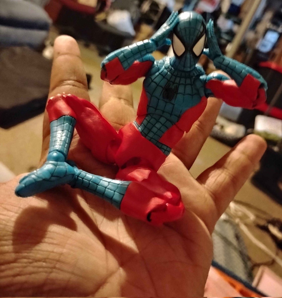 RealWebbySimp01's tweet photo. The Mafex Web-Man is so #xool https://t.co/CBaGNbaAt3