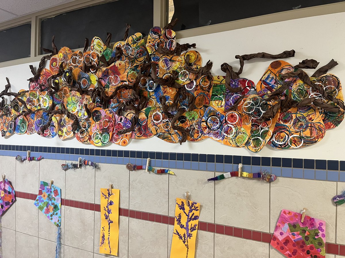 The halls of <a href="/DobiePKSchool/">Dobie Pre-Kindergarten School⭐️</a> always bring joy. Our students and staff are full of endless creativity to demonstrate new learning. #risdbetheone