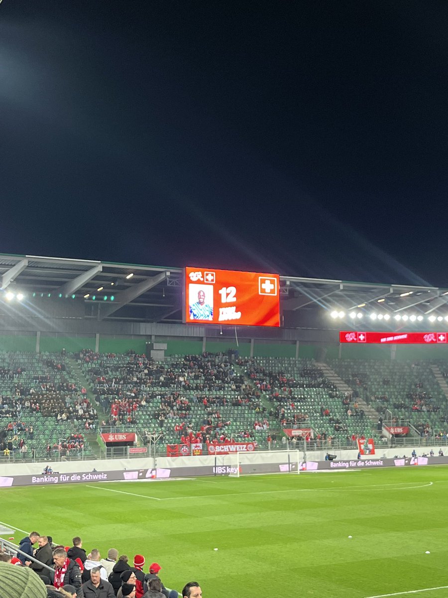solosion13's tweet photo. Quelle bonne idée ces billets entre 40 et 70 francs pour un amical sans goût un mardi soir 🤡🤡🤡🤡 https://t.co/DBkJO1G4St