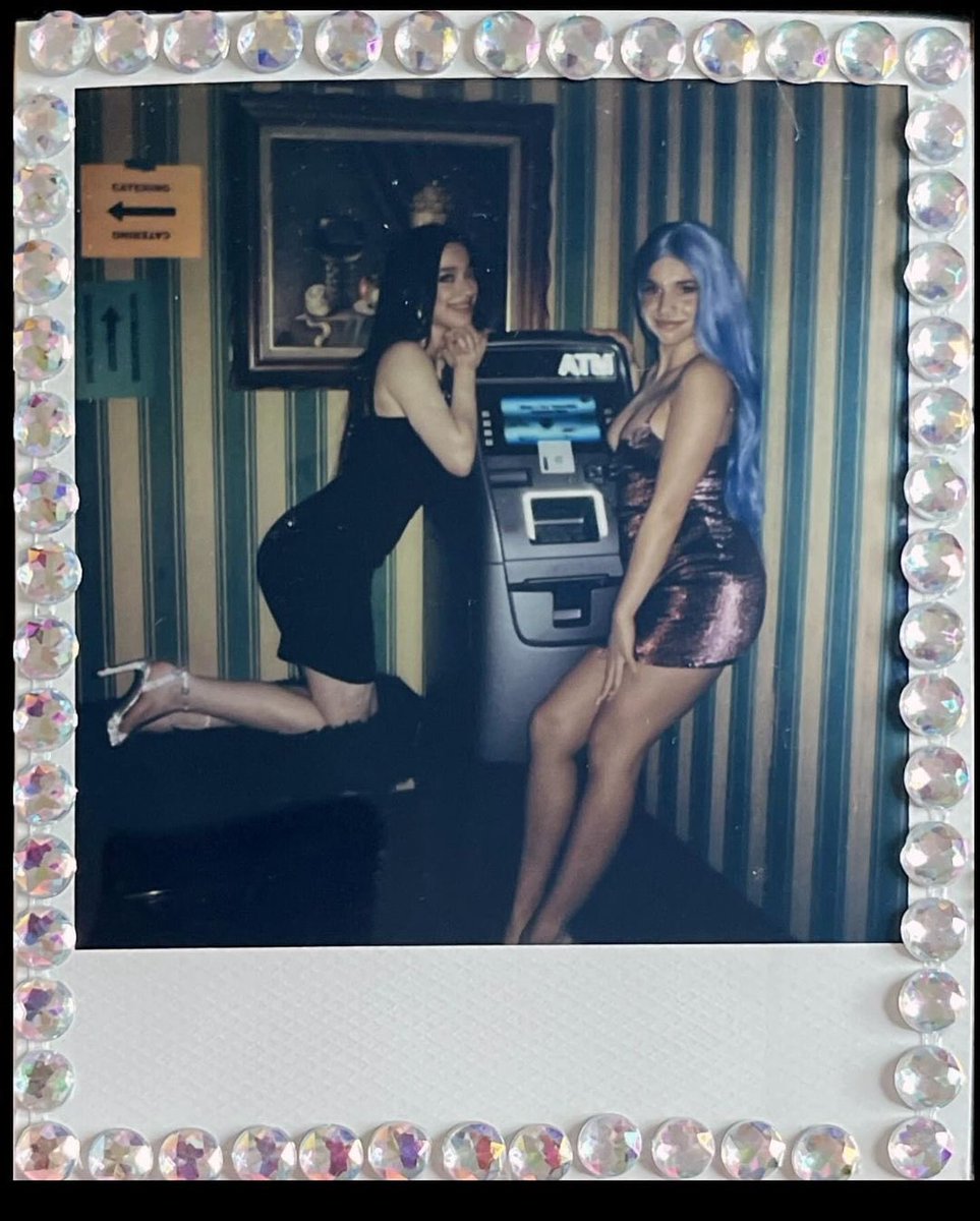 📸💥 © 𝗟𝗼𝗼𝗸 𝗮𝘁 𝘁𝗵𝗲 𝗰𝗮𝗺𝗲𝗿𝗮!
#PhotoBoothRP: 𝘴𝘮𝘪𝘭𝘦 𝘢𝘵 𝘵𝘩𝘦 𝘤𝘢𝘮𝘦𝘳𝘢.
( 🎬🍿 ) by <a href="/AnoraMovieRP/">𝖠𝗇𝗼𝙧𝖺 ᴿᴾ</a>

Polaroid taken during the recordings of #AnoraRP