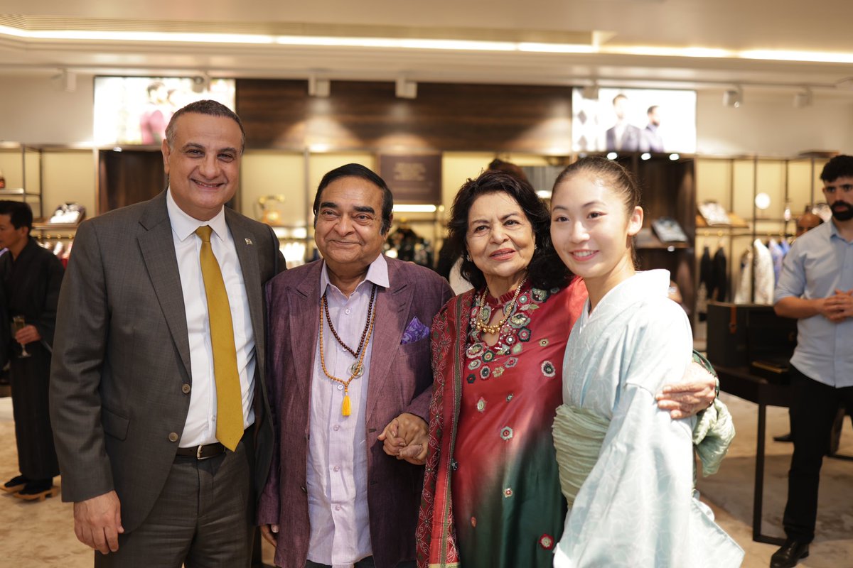 what a snazzy evening  <a href="/NishJamVwal/">Nisha JamVwal</a> #guests #celebrities #socialites #stars #authors #cops #expats who’s who of #Mumbai came in at 6 pm stayed till 3 am

Your talent as presenter &amp; host is commendable in curating a most successful evening! -All admiration to you <a href="/abhasinghlawyer/">Abha Singh</a>