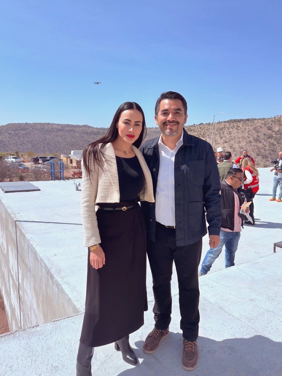 c_mont22's tweet photo. La inauguración de la Potabilizadora Guadalupe Victoria es una muestra más de que el @GobiernoMX le cumple a Durango. 

El trabajo en equipo del Gobierno Federal y Estatal, dando resultados en beneficio de las familias duranguenses. 

Compromiso cumplido de nuestra presidenta @Claudiashein, dando continuidad a los proyectos de nuestro expresidente @lopezobrador_.

Siempre es un gusto saludarte @Efrainmoralesl