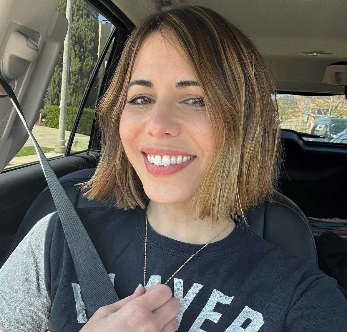 wistfulpanda's tweet photo. OMGGGG LAURA!!!!! 🫠💜
*breaks the internet again bc her hair* https://t.co/VAsCydrTKD