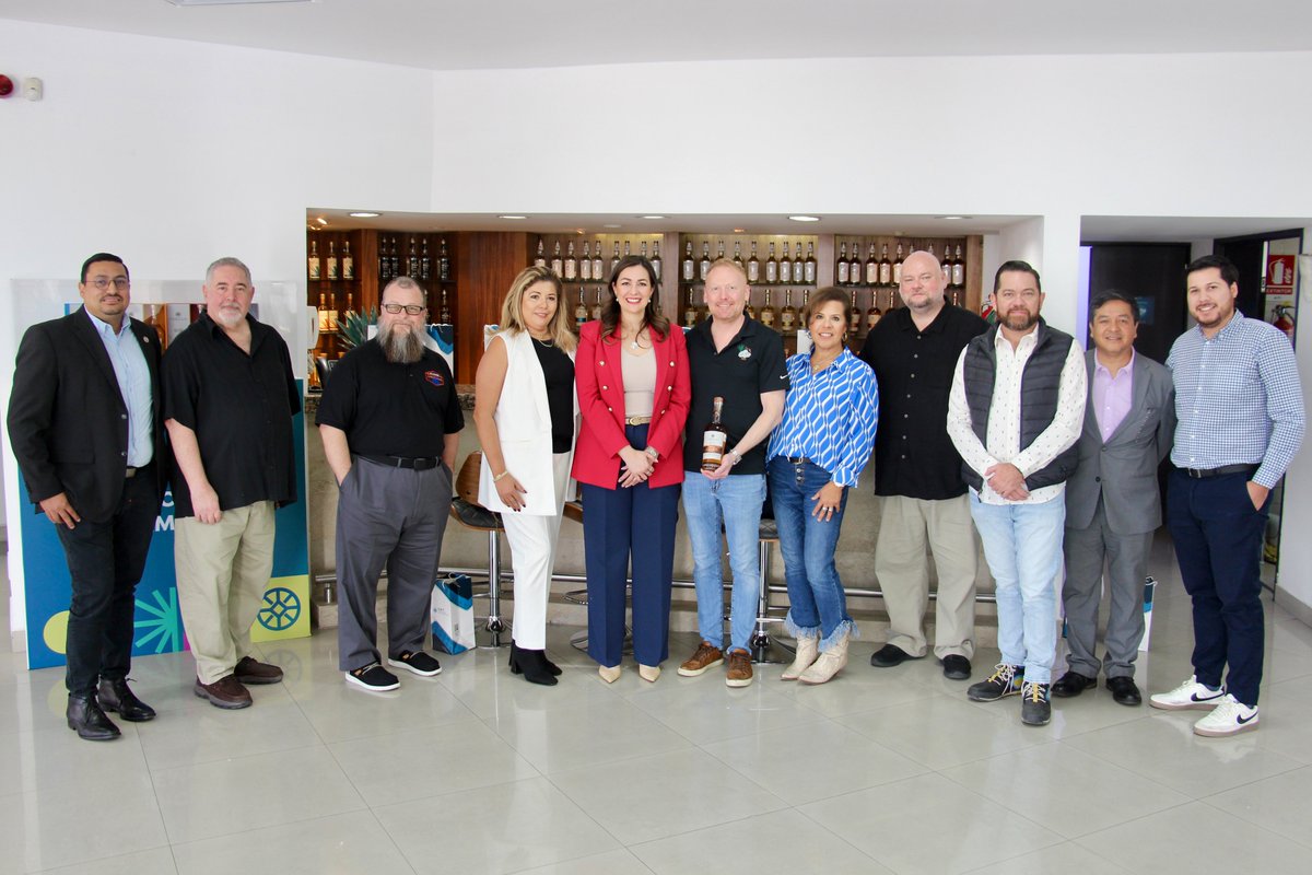 Detrás de la elaboración del Tequila hay mil historias que contar, la industria de nuestra bebida espirituosa es cultura que se saborea, por ello, nos alegra recibir a conocedores, promoviendo al Tequila a nivel internacional y su posicionamiento en mercados estratégicos.
#CNIT