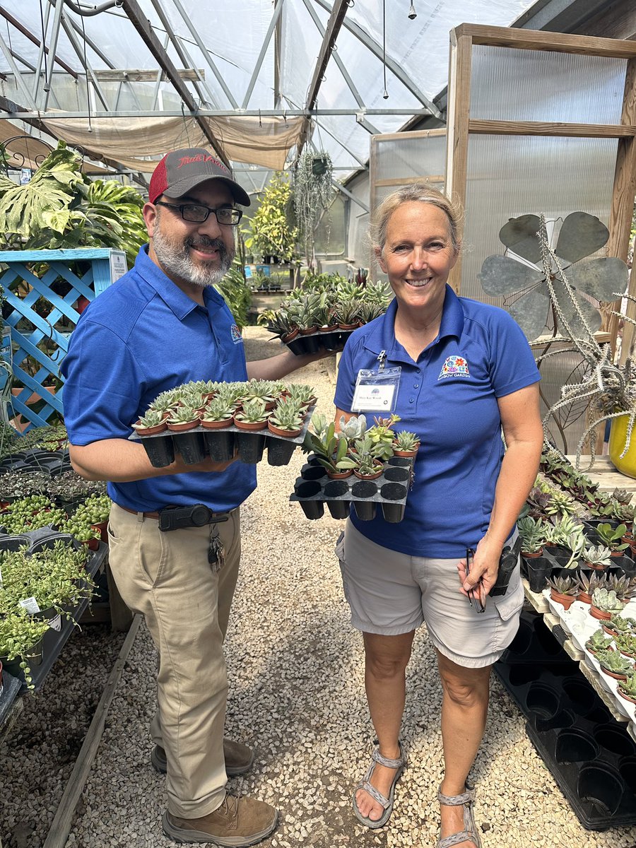 Thank you <a href="/rainbowgsatx/">Rainbow Gardens</a> for your donation and generosity 💙🧡