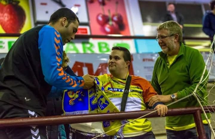 Este #RockYourSocks 🧦 fue más tuyo que de nadie, Sergio 💫

¡Gracias por darnos alas 🪽desde arriba!