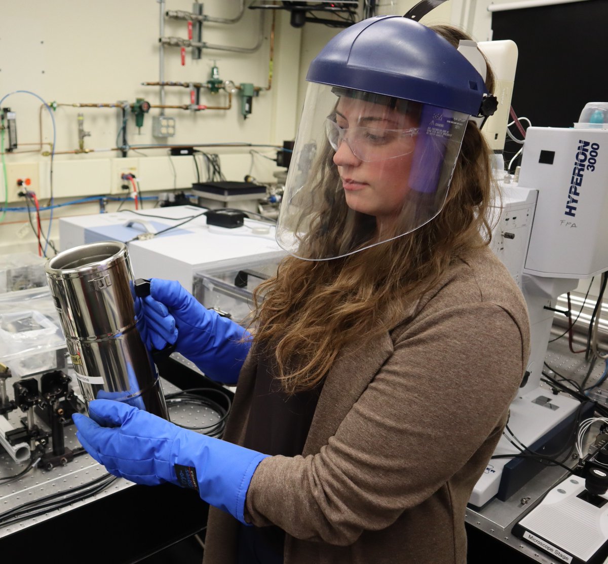 CanLightSource's tweet photo. #BehindTheLight: Grace Flaman, an associate scientist at the Mid-IR beamline, came to the CLS in January 2024, shortly after she’d completed her master’s degree in chemistry @usask @usaskArtSci. Full story: https://t.co/khrCHiqEEM https://t.co/5tb8if7BxN