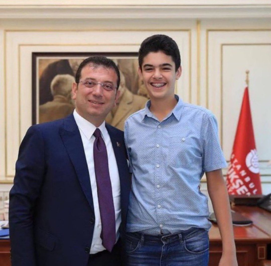 İnadına bağırmaya devam edeceğiz,
"Her şey çok güzel olacak"
#BerkayıSerbestBırakın