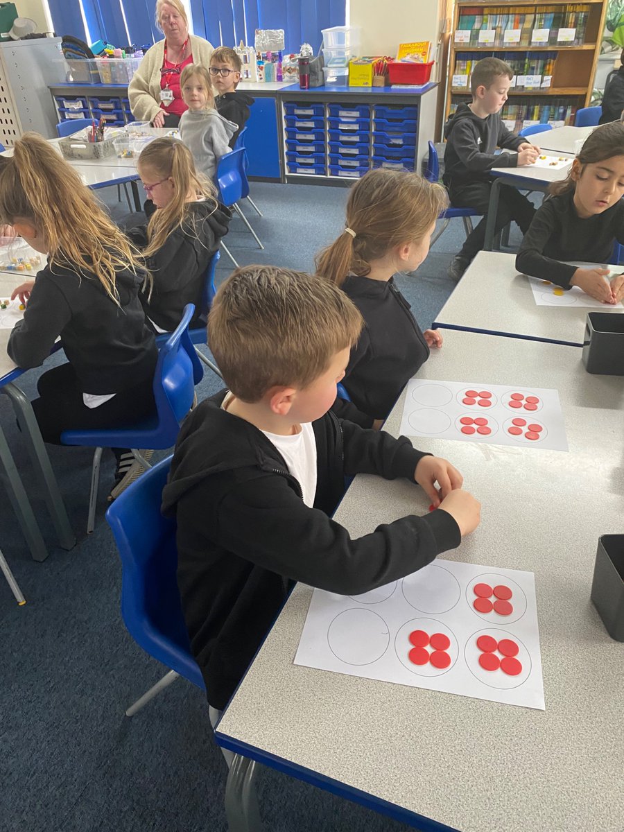 StAntsShipley's tweet image. We have been dividing by grouping and sharing in class 2 today #teamsas