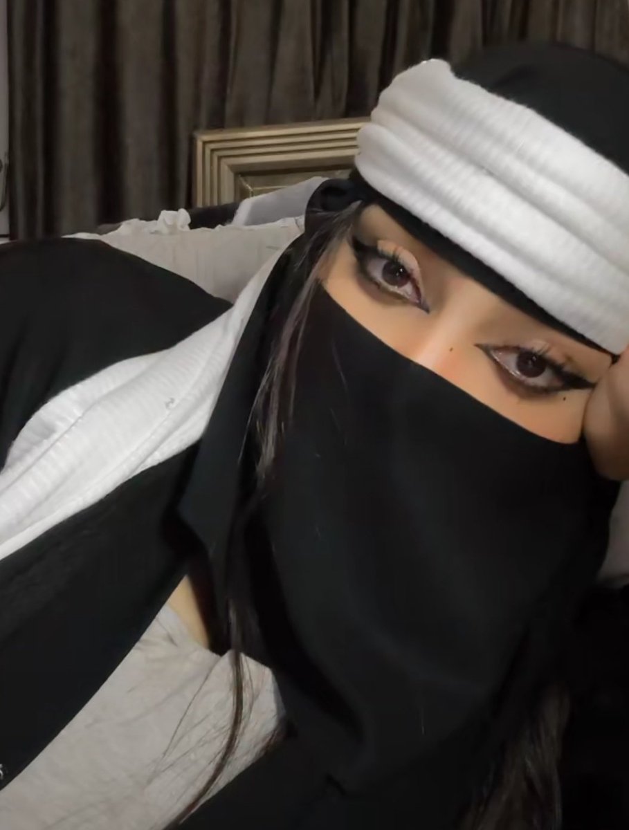 امي تقول لي الف رجال  يتمناك فيه احد من الالف هنا ولا انااام ؟🙈