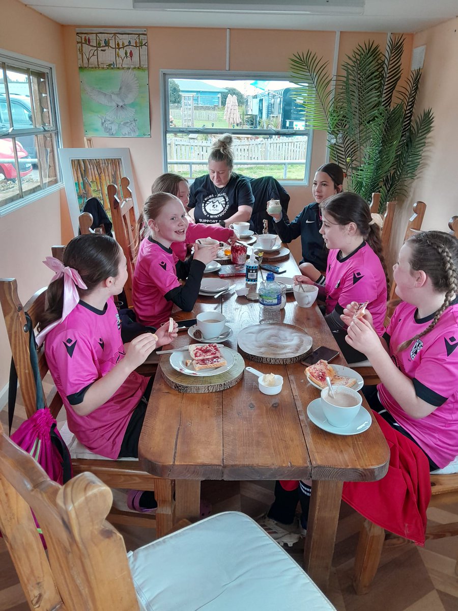This is what team sport is about. Not just being interested in your own age group (U11), but having a drink/snack after your game, then going to watch the U15s play!! #TeamSully #SullyFC