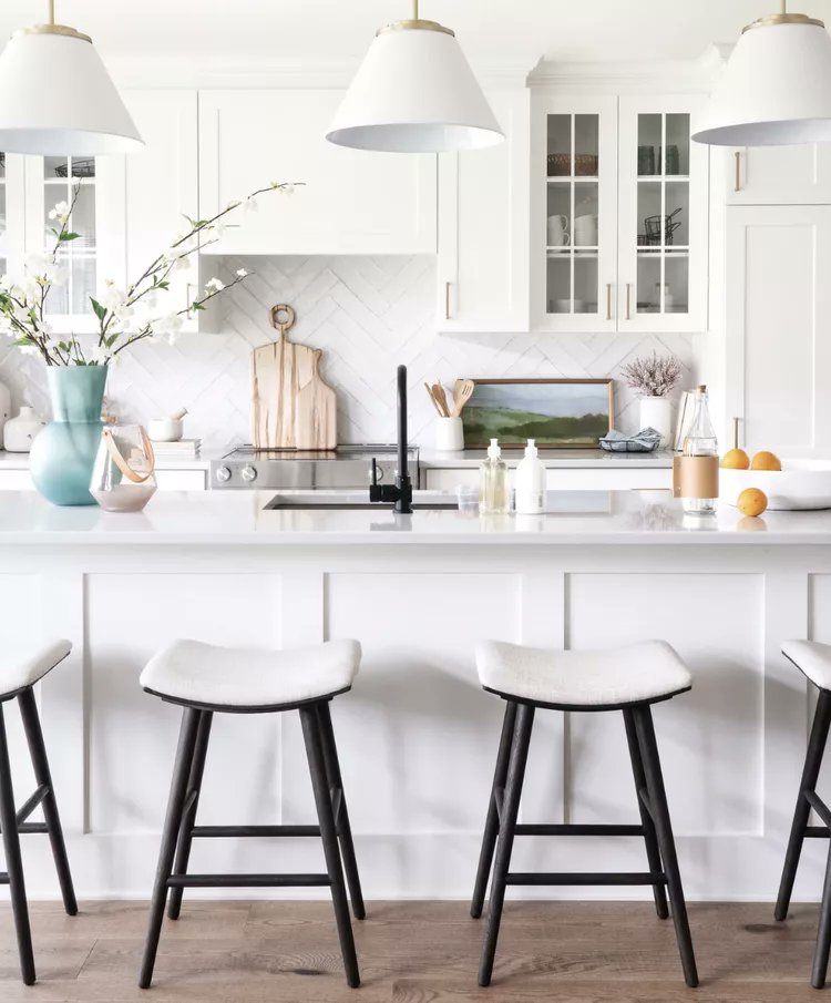 StyledNSpaces's tweet photo. ✨ Island Sink Inspo! 🚰
Style + function in one upgrade:
🔸 Zones for prep/cook/clean
🔸 Showstopper faucet
🔸 Dual sinks = pro chef
🔸 Clever storage
🔸 Pendant lights
Your pick? 👇 #KitchenGoals https://t.co/99jQFGae90