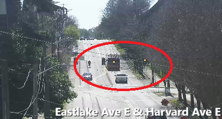 交差点に影響を与えるE Allison StのHarvard Ave