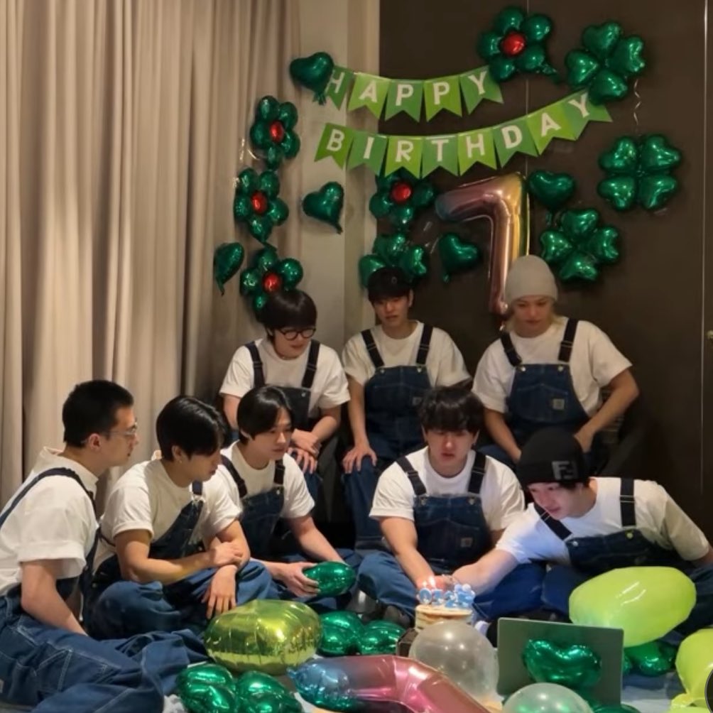 they look so cute 😭