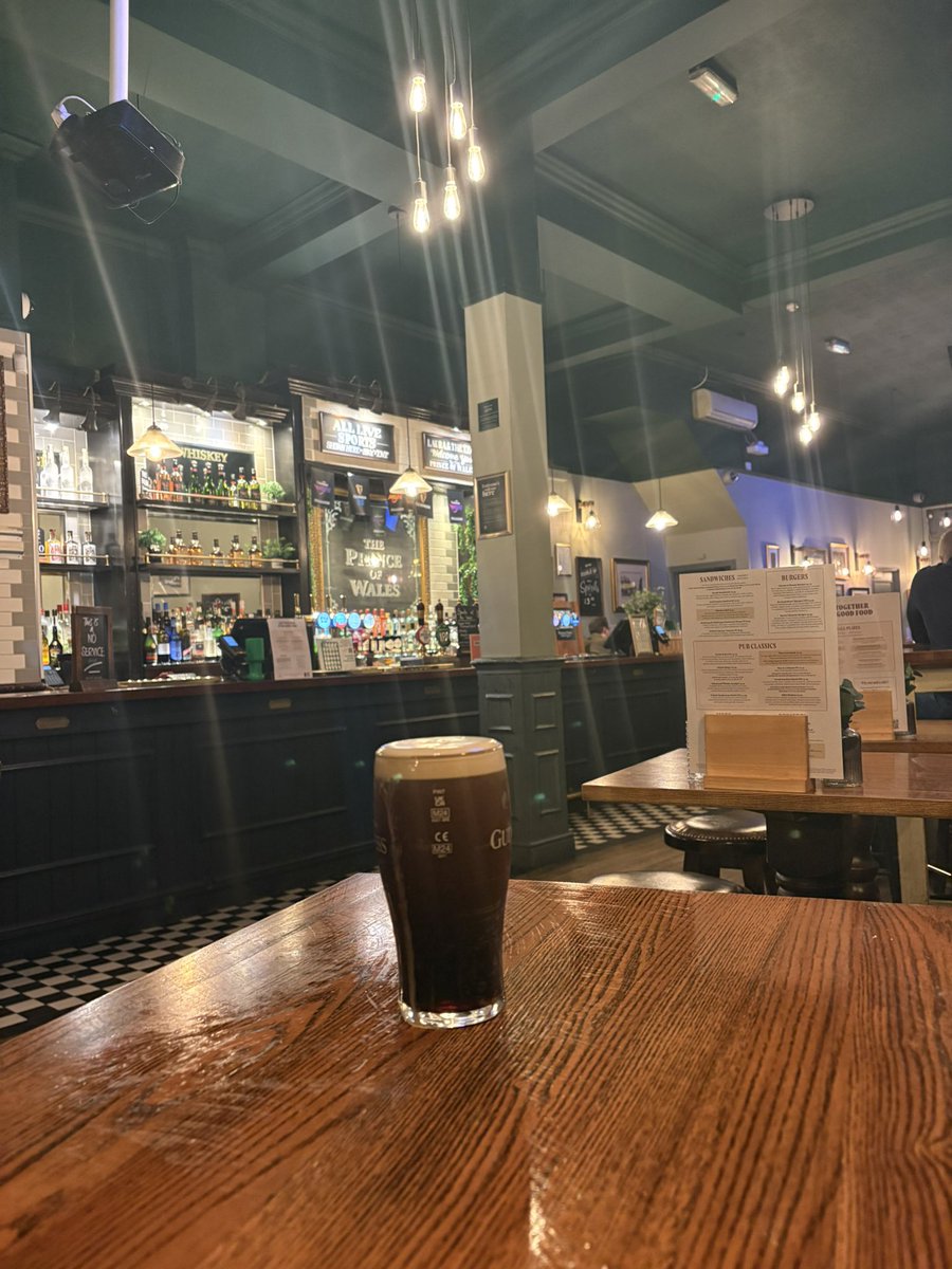 Pints on the Tube tweet media