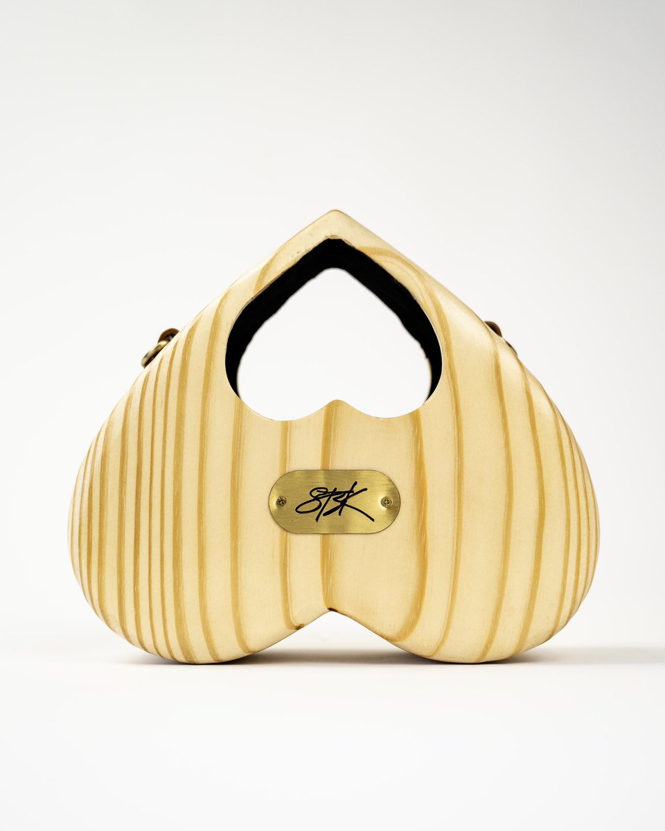 kyleskiki's tweet photo. Wood You Be Mine handbags ❤️

NOW AVAILABLE FOR PREORDER 
https://t.co/xSuH1OufTu https://t.co/HwmkFL47Jz