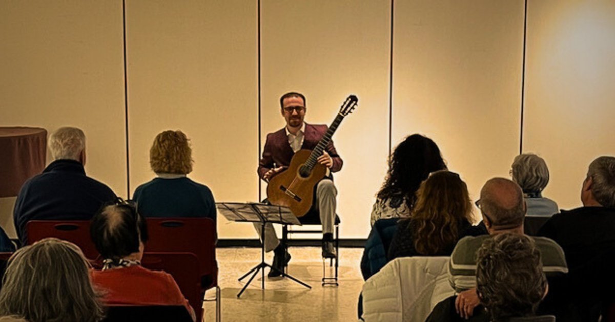 kevinsherwin15's tweet image. Snapshots from Sunday&apos;s concert! Really enjoyed performing works by Mendelssohn, Bizet, Tirado, original works, and more 😊

#guitar #composer #newmusic #fingerstyle #perform #creative #recital #concert #classicalguitar #classicalmusic