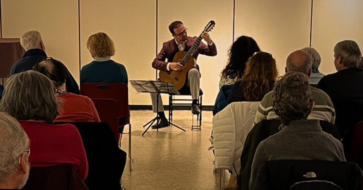 kevinsherwin15's tweet image. Snapshots from Sunday&apos;s concert! Really enjoyed performing works by Mendelssohn, Bizet, Tirado, original works, and more 😊

#guitar #composer #newmusic #fingerstyle #perform #creative #recital #concert #classicalguitar #classicalmusic