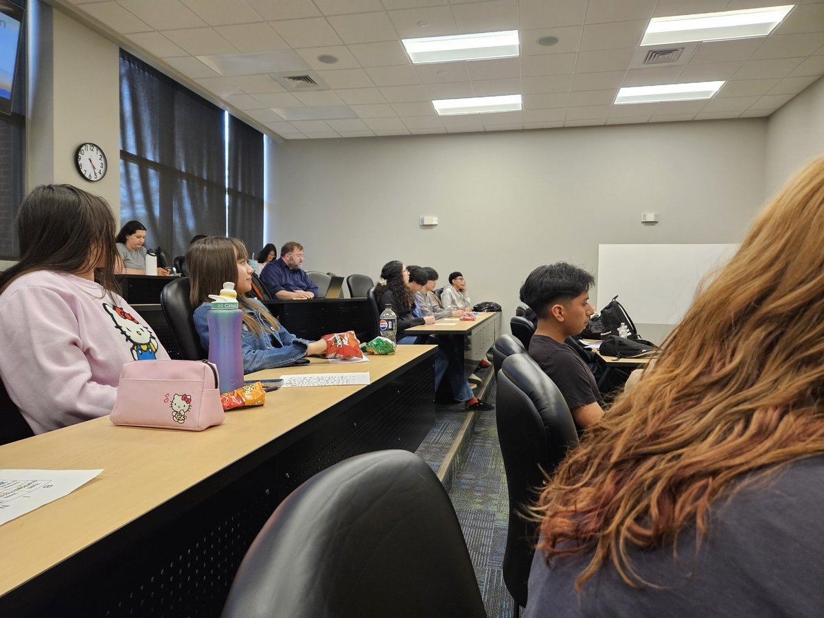 Wayfind Scholars are on campus today with OTD students to learn about stress management. <a href="/UCPSNC/">Union County Public Schools</a> <a href="/WingateUniv/">Wingate University</a>