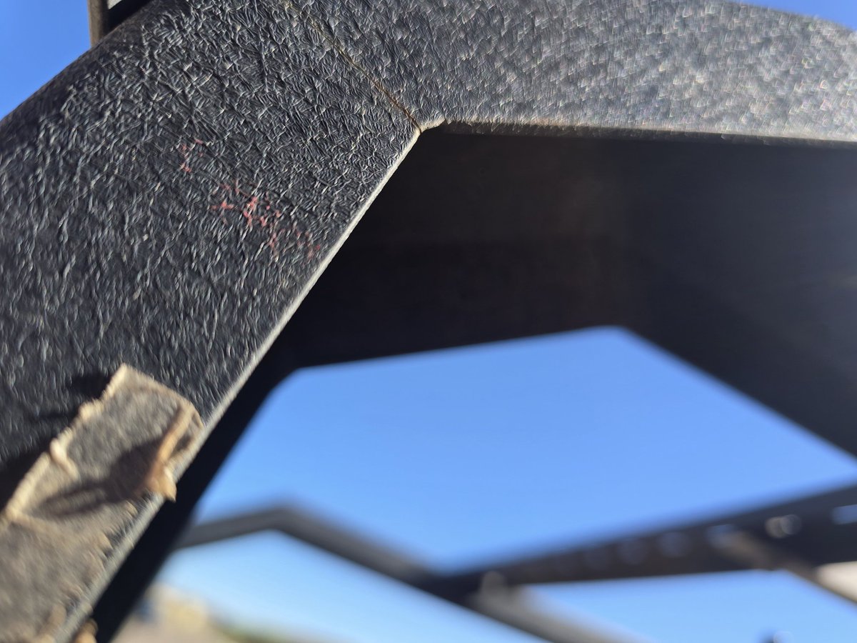 Shorebound1336's tweet image. Fishbone Offroad rack ($1,000+) failed with cracks at all four corners. They offered only 50% off a replacement, ignoring safety risks. @FishboneOffroad
 #JeepGladiator #OffroadGear