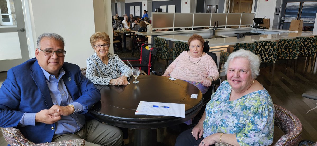 I had a fantastic time visiting the residents of The Delaney senior living community in Bridgewater today and was happy to play the piano for them! It was a pleasure spending time with Sarah Lombardo, Phyllis Parola, Marie Kern, and the rest of the wonderful community.
