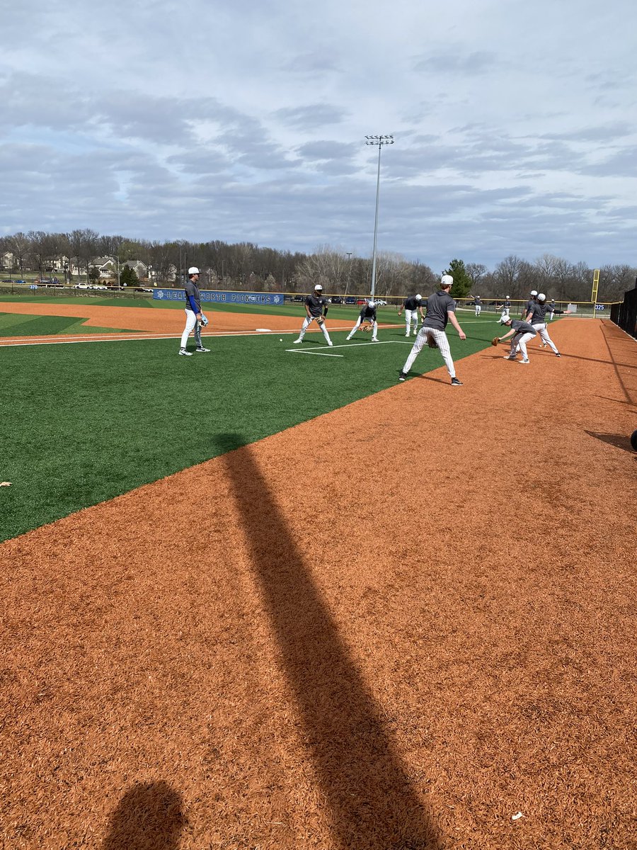 LeavenworthBas1's tweet image. Home Opener!!! Pioneers host Washington in a doubleheader today at Pioneer Sports Complex, 4/6pm start! #SWWN #Pressure