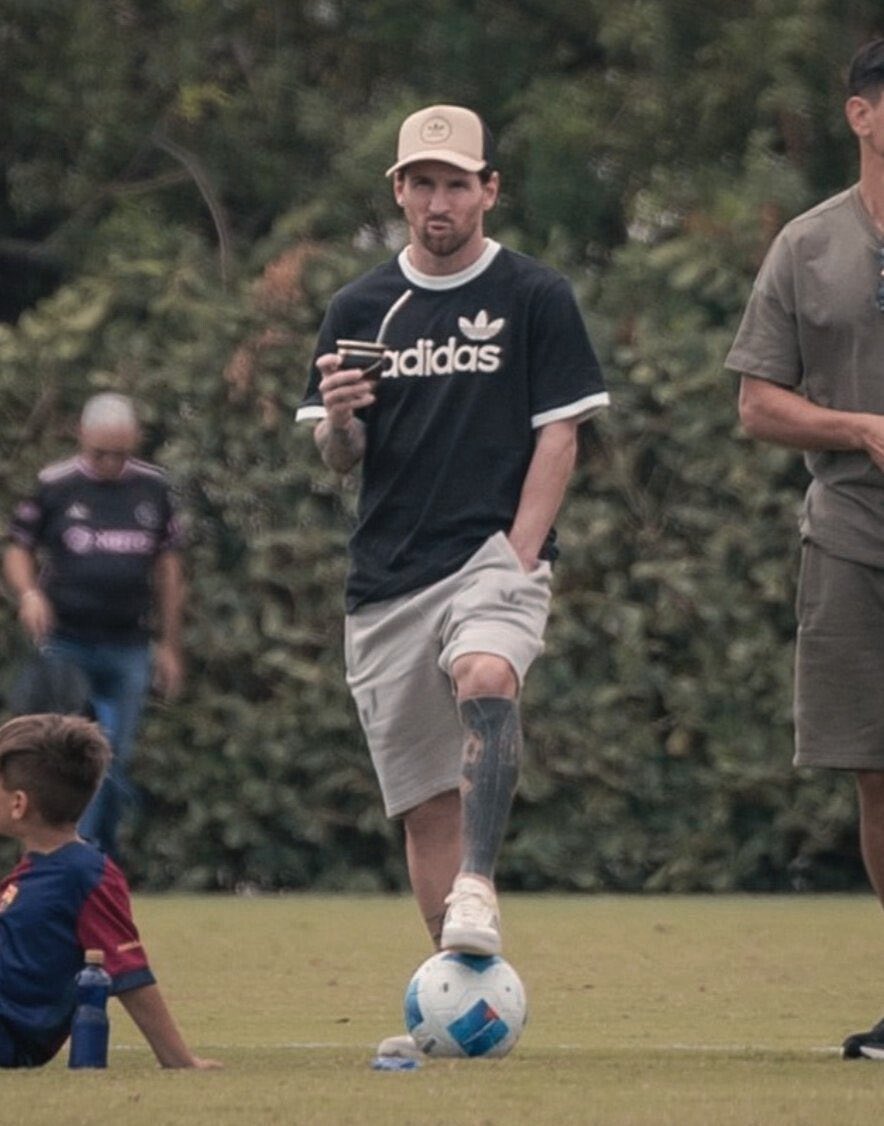 Meanwhile Leo 🧉⚽️