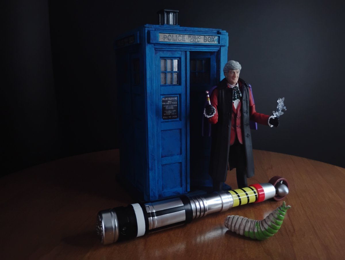 ToymakerReviews's tweet photo. New Set Arrived! Thanks to @CharacterToysUK for giving us a fantastic set! 

@WHOC2C Here's the money shots! Absolutely splendid set! 

#DoctorWho #Characteroptions #DoctorWhoToys https://t.co/rJdlVImG4t