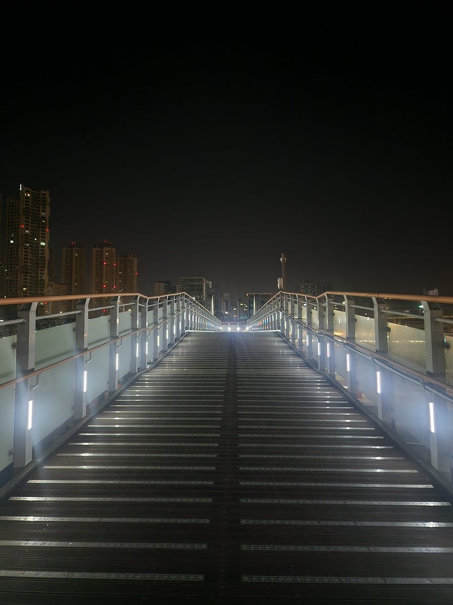 또 다른 아침이 시작됩니다.
희망의 하루가 되길 기도합니다.