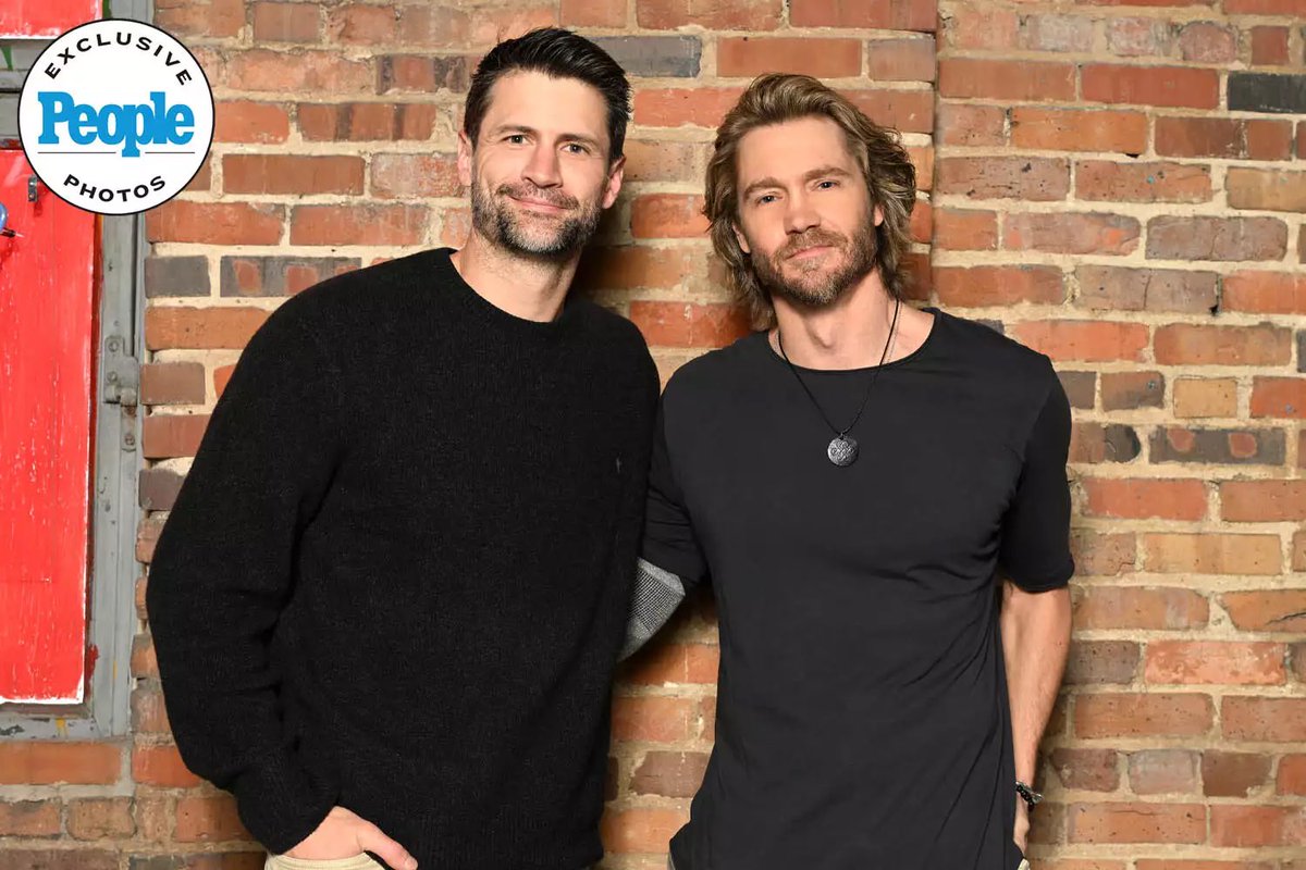 xRememberOTH's tweet image. The cast of One Tree Hill went back home again as they reunited in Wilmington, N.C. 💕