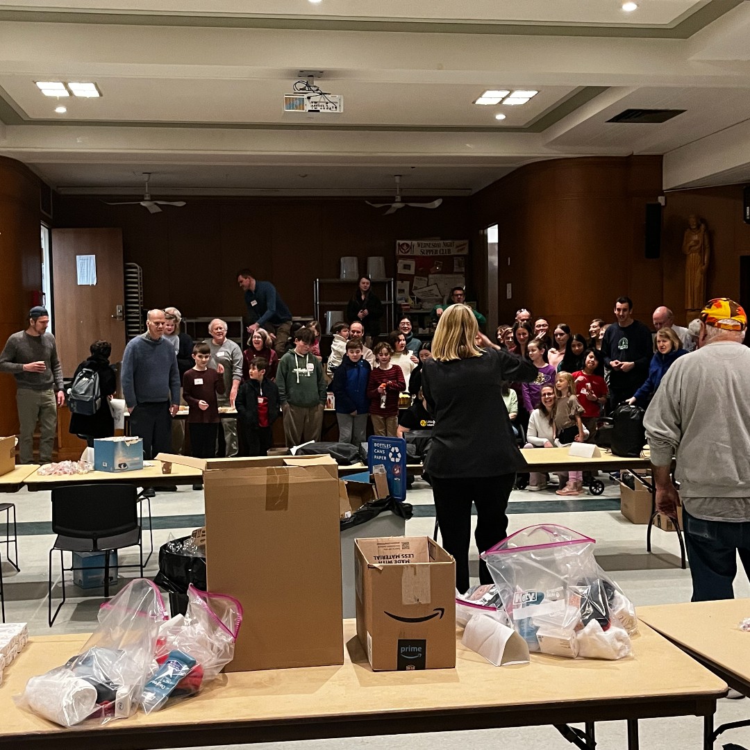 Catholic Charities (@charitiesboston) on Twitter photo Huge thank you to <a href="/LiftingHandsINT/">Lifting Hands NGO</a> and volunteers from @PaulistBoston, who helped assemble over 300 hygiene kits for women and men that were delivered to programs in need across the agency.
#CatholicCharities #Nonprofit #Volunteers Huge thank you to <a href="/LiftingHandsINT/">Lifting Hands NGO</a> and volunteers from @PaulistBoston, who helped assemble over 300 hygiene kits for women and men that were delivered to programs in need across the agency.
#CatholicCharities #Nonprofit #Volunteers