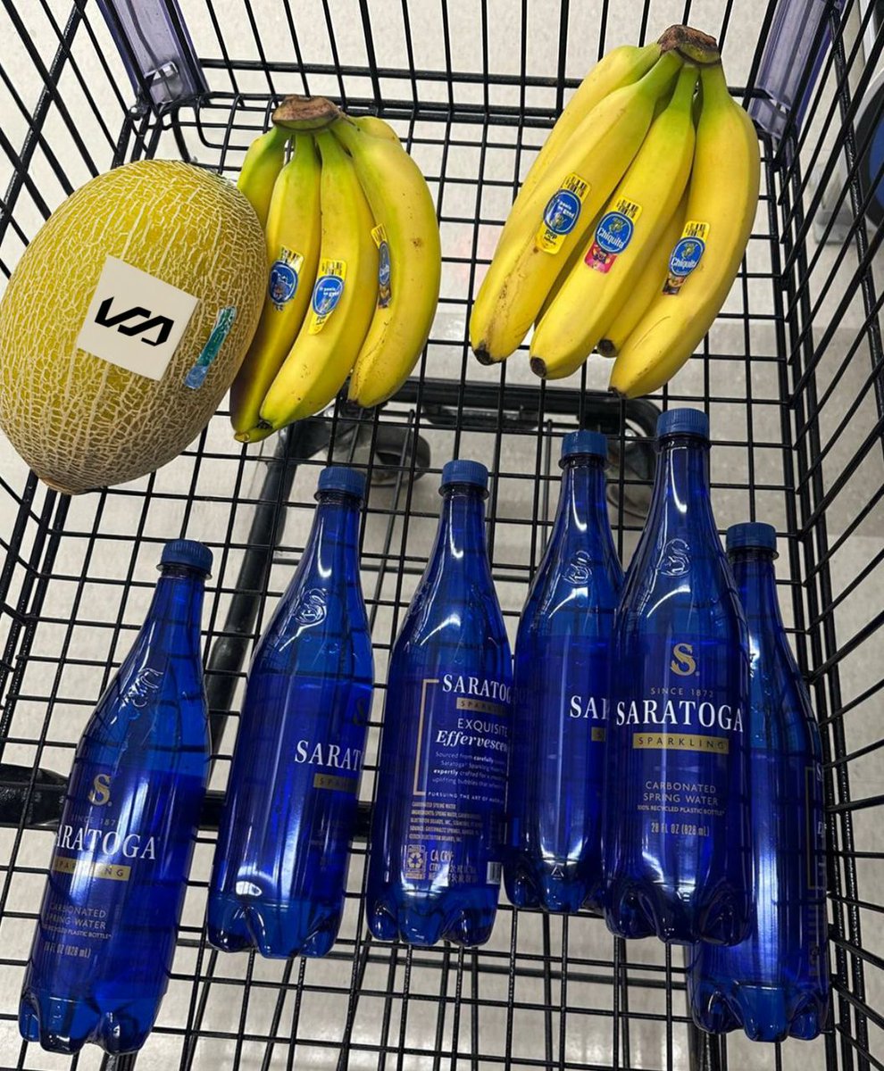 quick_nao's tweet image. When your portfolio is balanced: Blue-chip assets, some solid yield, and a moonshot bet on Vaulta.🍌💦 #Web3Banking #EOS