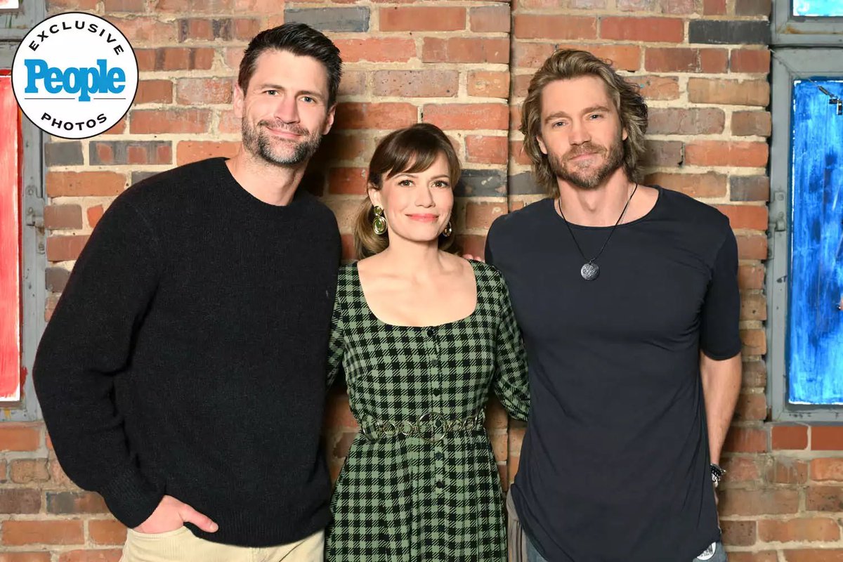 xRememberOTH's tweet image. that’s family