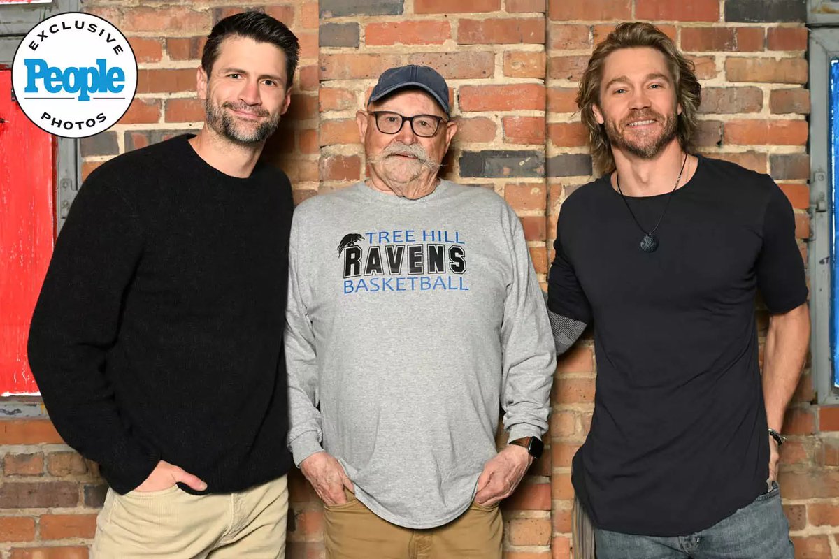 xRememberOTH's tweet image. that’s family