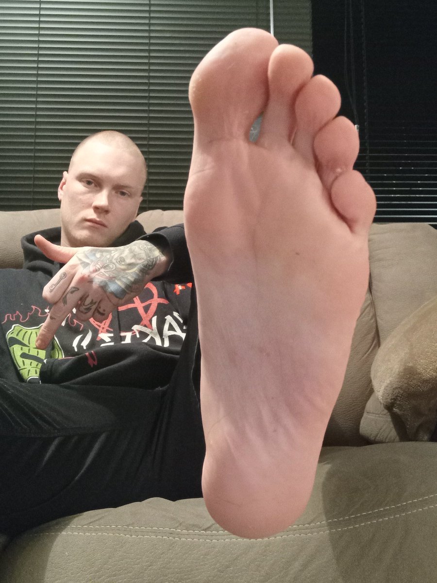 MasterGarrison_'s tweet image. You're Master has returned..
Follow @SoleSovereigns 

#findom #findommaster #findomfeet #feet