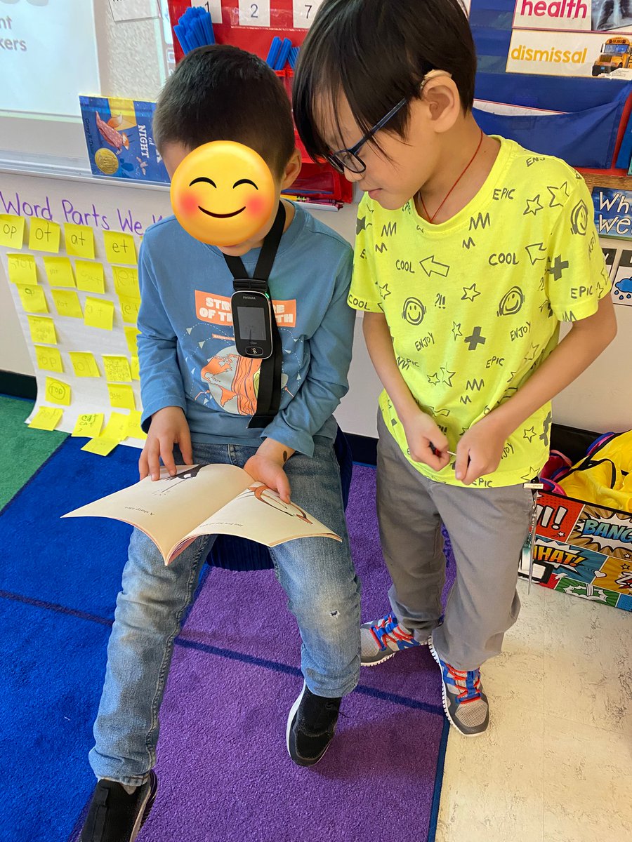 ms_vento12's tweet image. Understanding our differences and being rockstar HAWKS by using a personal FM mic! #WeAllBelong 📚☺️ @HarringtonHAWKS @lexingtonsuper @LPSLiteracyK5