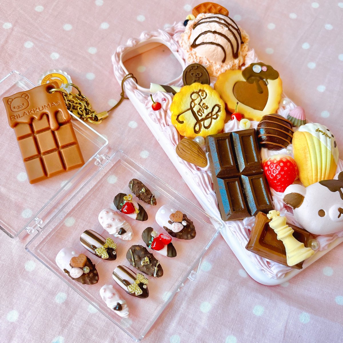 _Tamakid's tweet image. Nails match my phone case Omgg we’re set
