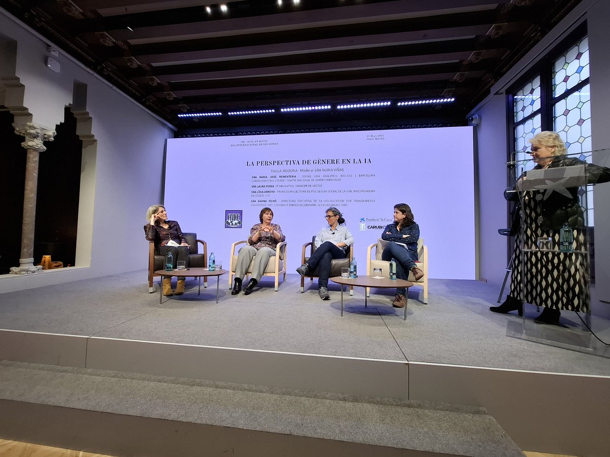 Felicitats a les organitzadores i al CNDE per aquesta jornada tan interessant! I atípica! El cartell...tot dones! Avui hem reflexionat sobre si cal una regulació de la IA que garanteixi el desenvolupament de la tecnologia amb perspectiva feminista