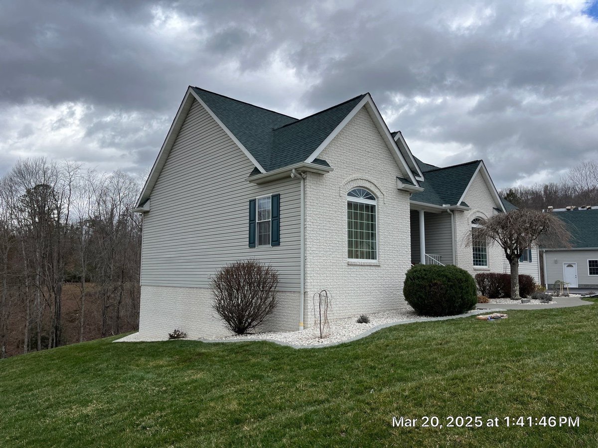 FaheyRoofing's tweet photo. Here we have an awesome green Landmark Pro shingle roof being installed in Beckley, WV. Lots of small details on this one and very steep. My foreman Robin and crew are fantastic with jobs like this! 

Give us a call for top-of-the-line service and a product that can’t be beat in performance and warranty. 

CertainTeed is a high-quality product we have stood by 💯 for almost close to a decade. 

We do NOT jump around to different shingles because of prices or deals. We stand firm in what we believe is the 
BEST. 

Give us a call at 304-736-7663
WV,KY and Ohio 

#roofingcontractor #roofing #Fahey #certainteedlandmark #certainteed