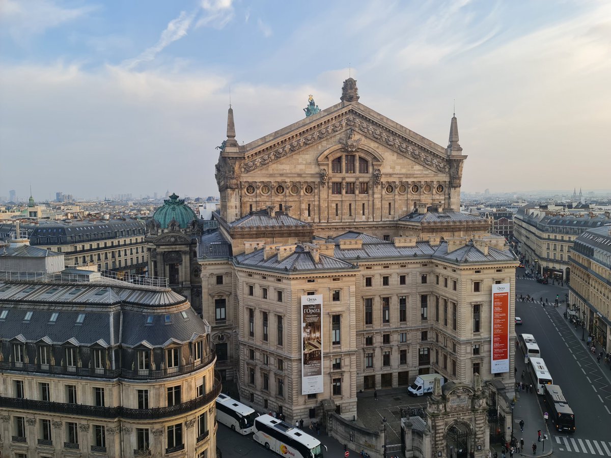 EmmaJanesLife's tweet photo. #Paris #eiffeltower #Parisviews https://t.co/g3dMa2wKTe