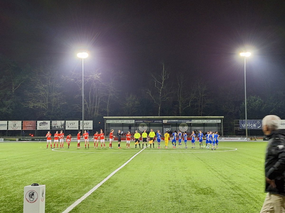 niek92jansen's tweet photo. ⚽ K.S.V. Achilles '12 🆚 VVOG Harderwijk
📅 25-03-2025
⚖️ 2-6
🏆 KNVB Districtbeker Oost, 8e finale
📍 Sportpark 't Wilbert, Hengelo 🇳🇱
VVOG uit Vierde Divisie A wint, na een ruststand van 2-3, ruim van eersteklasser Achilles '12.
#Achilles12 #VVOG #achvvo #groundhopping https://t.co/DPAqnWVTXV